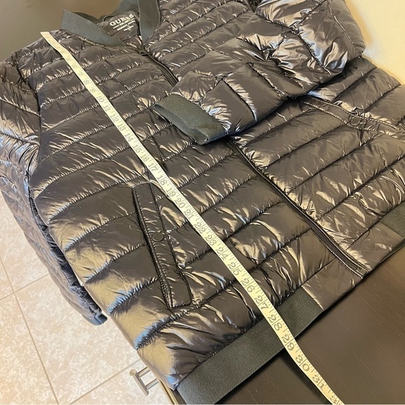 GUESS Men’s puffer bomber jacket in black, lightweight, size XL, NWOT - Picture 6 of 16